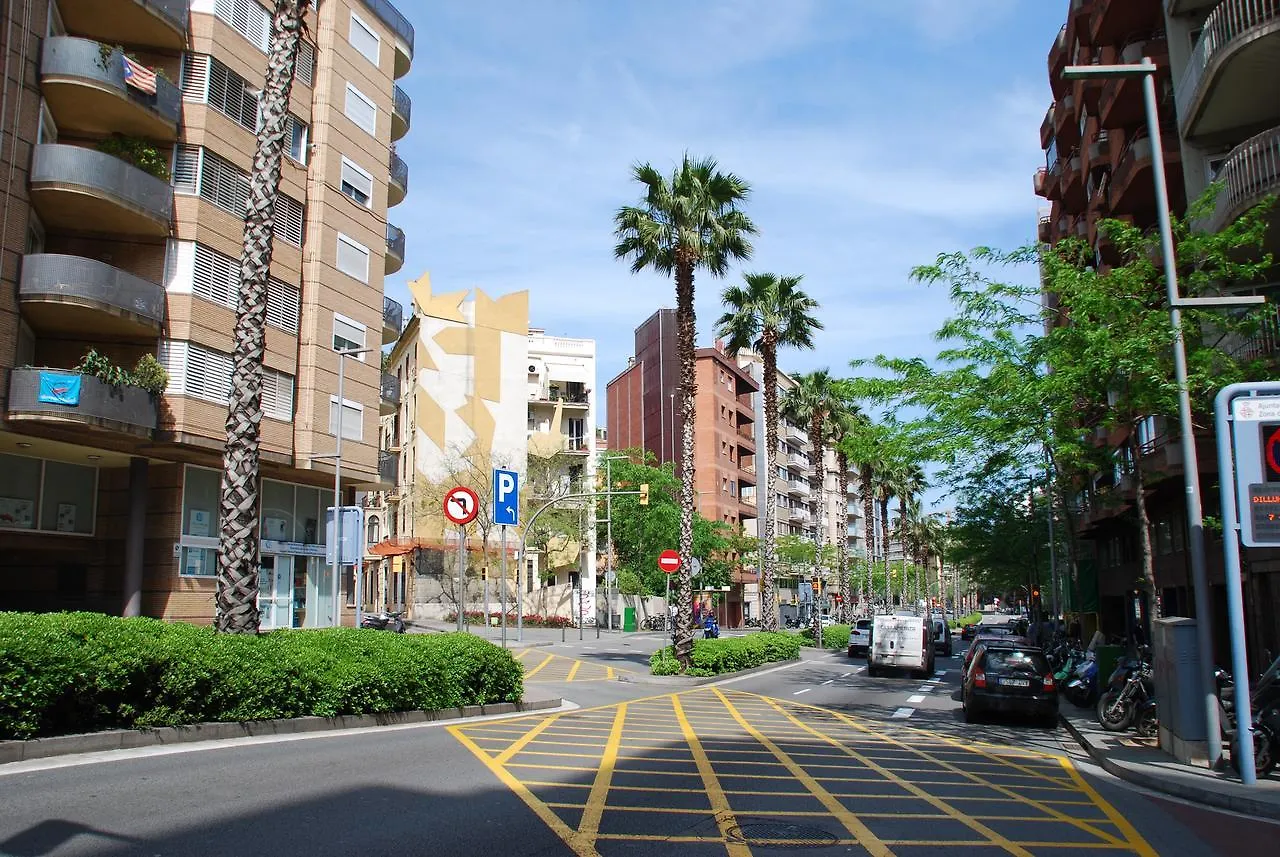 Hotel Casita Amarilla Barcelona 3*,