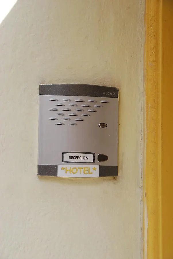 Hotel Casita Amarilla Barcelona 3*,